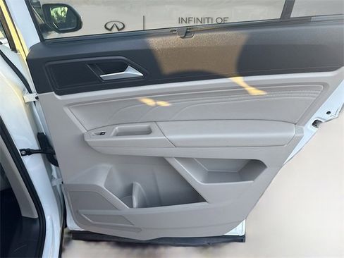 Used 2023 Volkswagen Atlas SE image 31