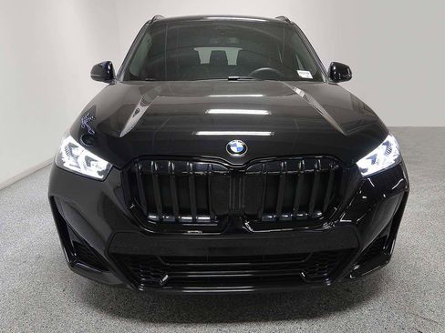 Used 2025 BMW X1 xDrive28i w/ M Sport Package AWD/4WD image 2