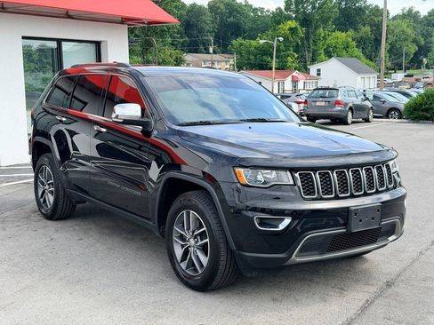 Used 2018 Jeep Grand Cherokee Limited AWD/4WD image 8