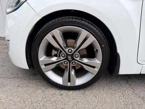 Used 2013 Hyundai Veloster w/ Tech Pkg FWD image 19