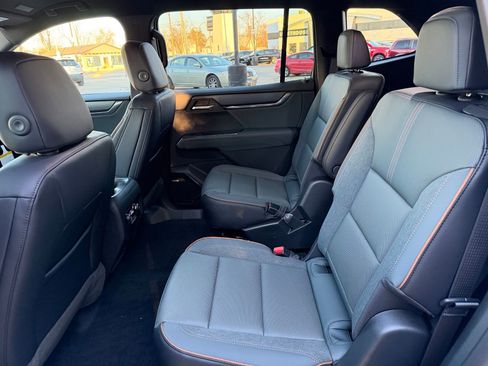 New 2026 GMC Acadia AT4 image 5