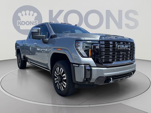 Used 2024 GMC Sierra 2500 Denali Ultimate AWD/4WD image 10
