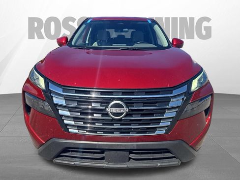 Used 2025 Nissan Rogue SV FWD image 2
