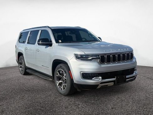 Used 2023 Jeep Wagoneer L Series III w/ Preferred Equipment Group AWD/4WD image 6