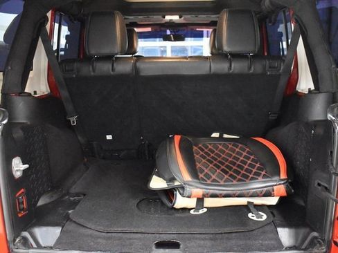 Used 2015 Jeep Wrangler Unlimited Sahara w/ Connectivity Group image 18