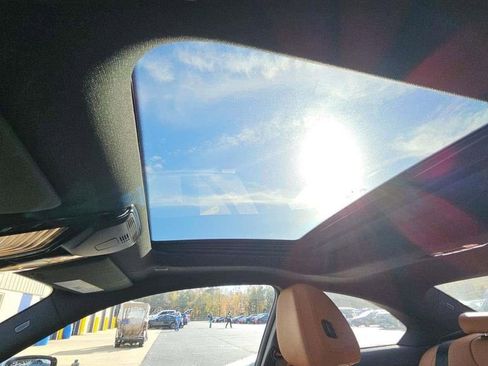 Used 2025 BMW 230i Coupe w/ Premium Package image 8