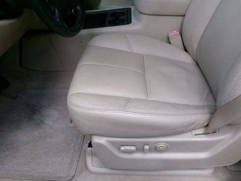 Used 2008 Chevrolet Suburban LT w/ LT Preferred Equipment Group RWD image 13