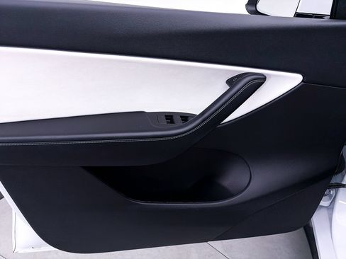 Used 2022 Tesla Model Y Performance AWD/4WD image 15