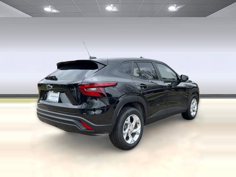 New 2026 Chevrolet Trax LS w/ LS Convenience Package image 8