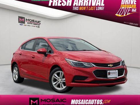 Used 2018 Chevrolet Cruze LT w/ Convenience Package FWD image 1