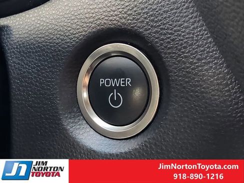Used 2025 Toyota Corolla SE w/ SE Premium Package FWD image 22