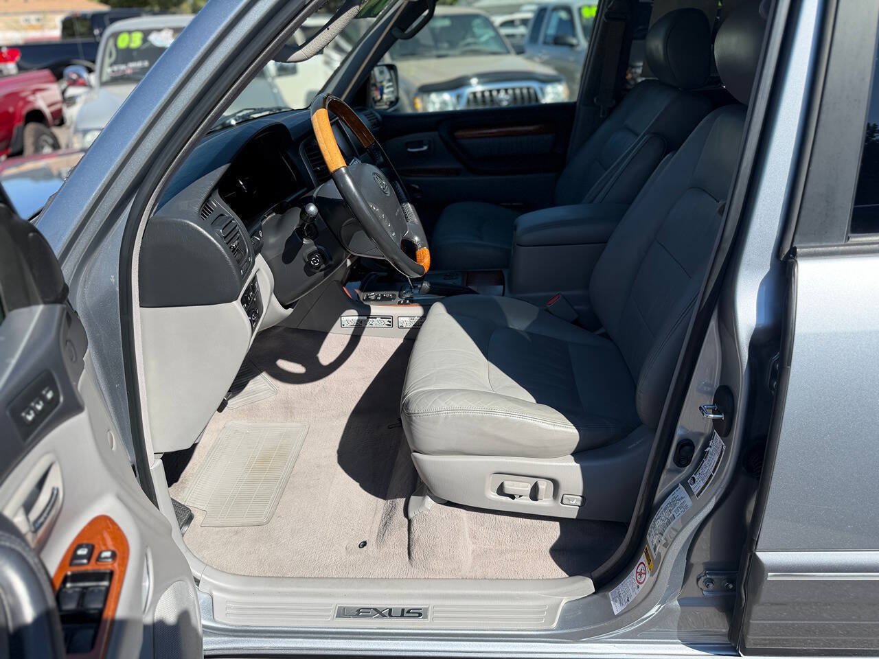 Used 2004 Lexus LX 470 4WD image 72