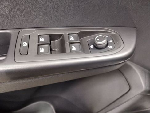 New 2025 Volkswagen Taos SEL image 17