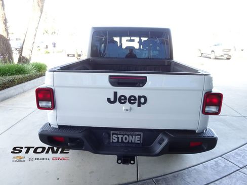 Used 2022 Jeep Gladiator Sport AWD/4WD image 38