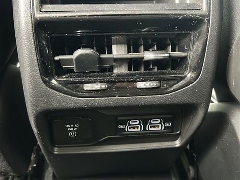 Used 2023 Jeep Grand Cherokee Altitude AWD/4WD image 13