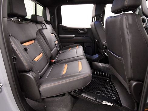 Used 2024 GMC Sierra 1500 AT4 w/ Technology Package AWD/4WD image 18