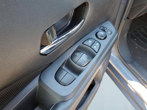 Used 2023 Nissan Kicks SV FWD image 12