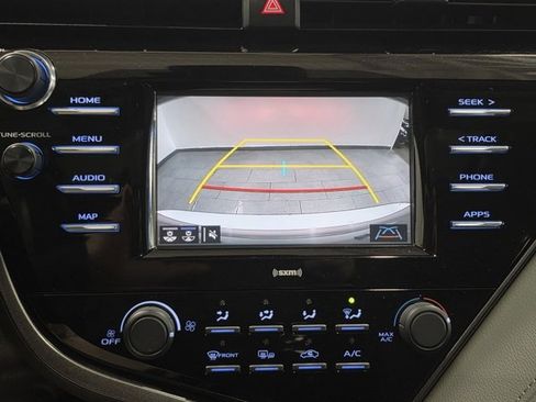 Used 2020 Toyota Camry LE image 20