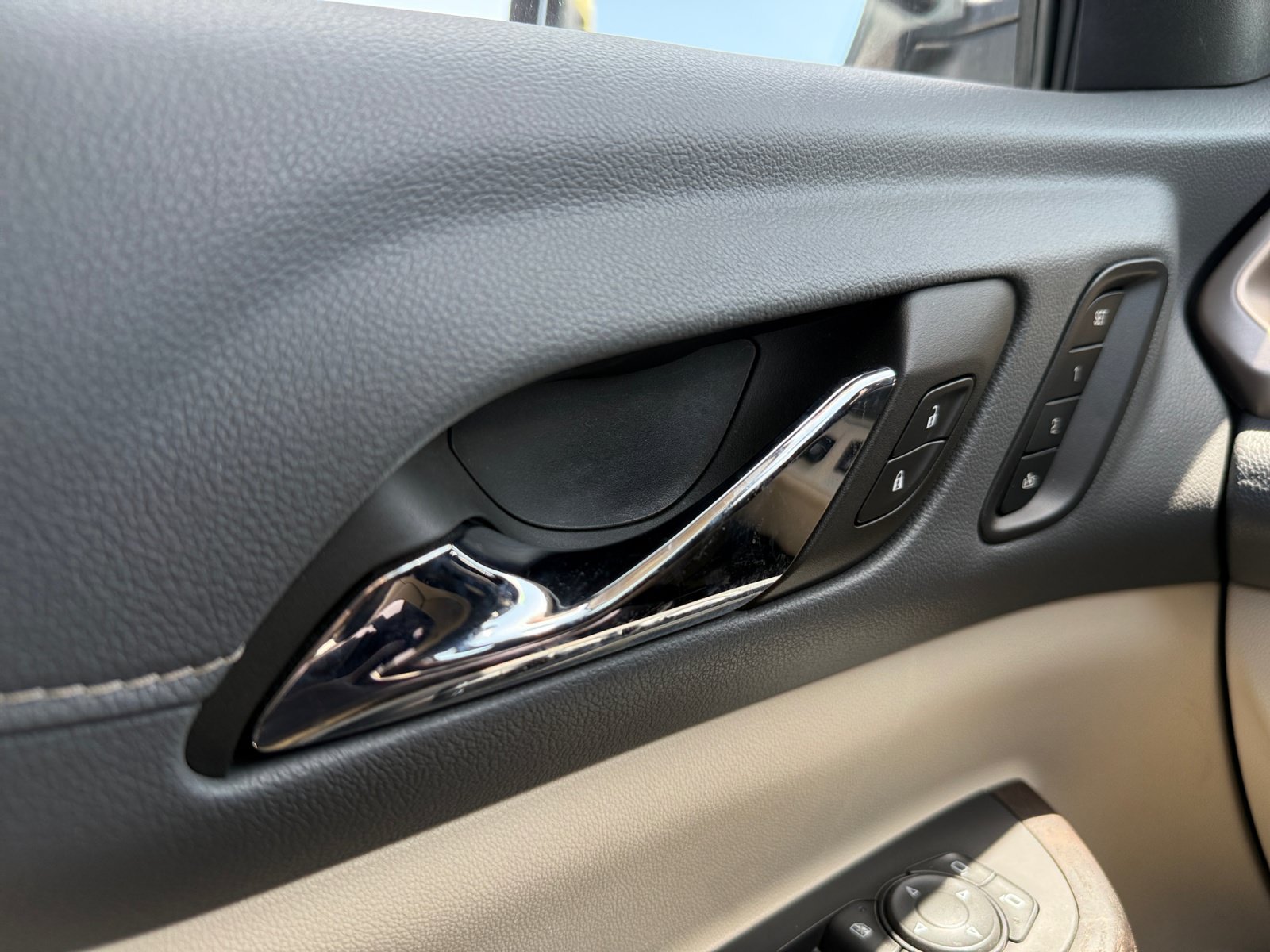 Used 2023 GMC Acadia Denali AWD/4WD image 19