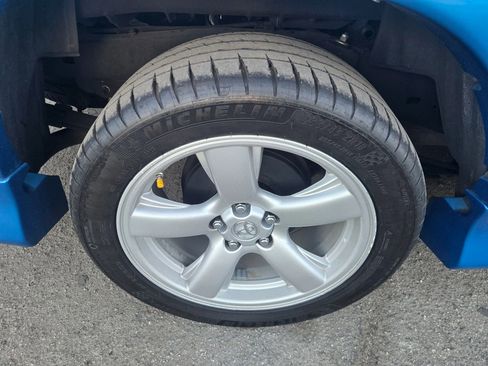 Used 2011 Toyota Tacoma X-Runner image 37