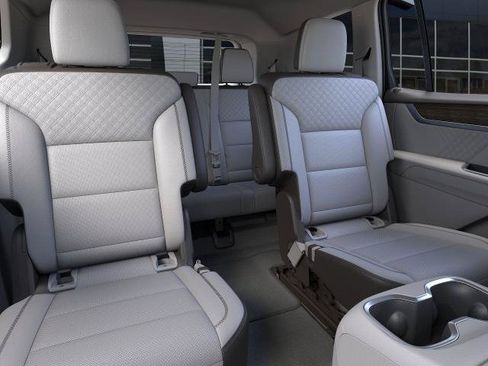 New 2025 GMC Acadia Denali w/ Super Cruise Package AWD/4WD image 17