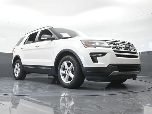 Used 2018 Ford Explorer XLT w/ Equipment Group 202A FWD image 65