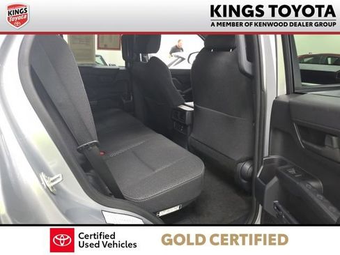 Used 2025 Toyota 4Runner SR5 AWD/4WD image 8