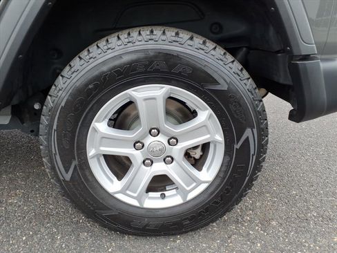 Used 2021 Jeep Wrangler Unlimited Sport image 17