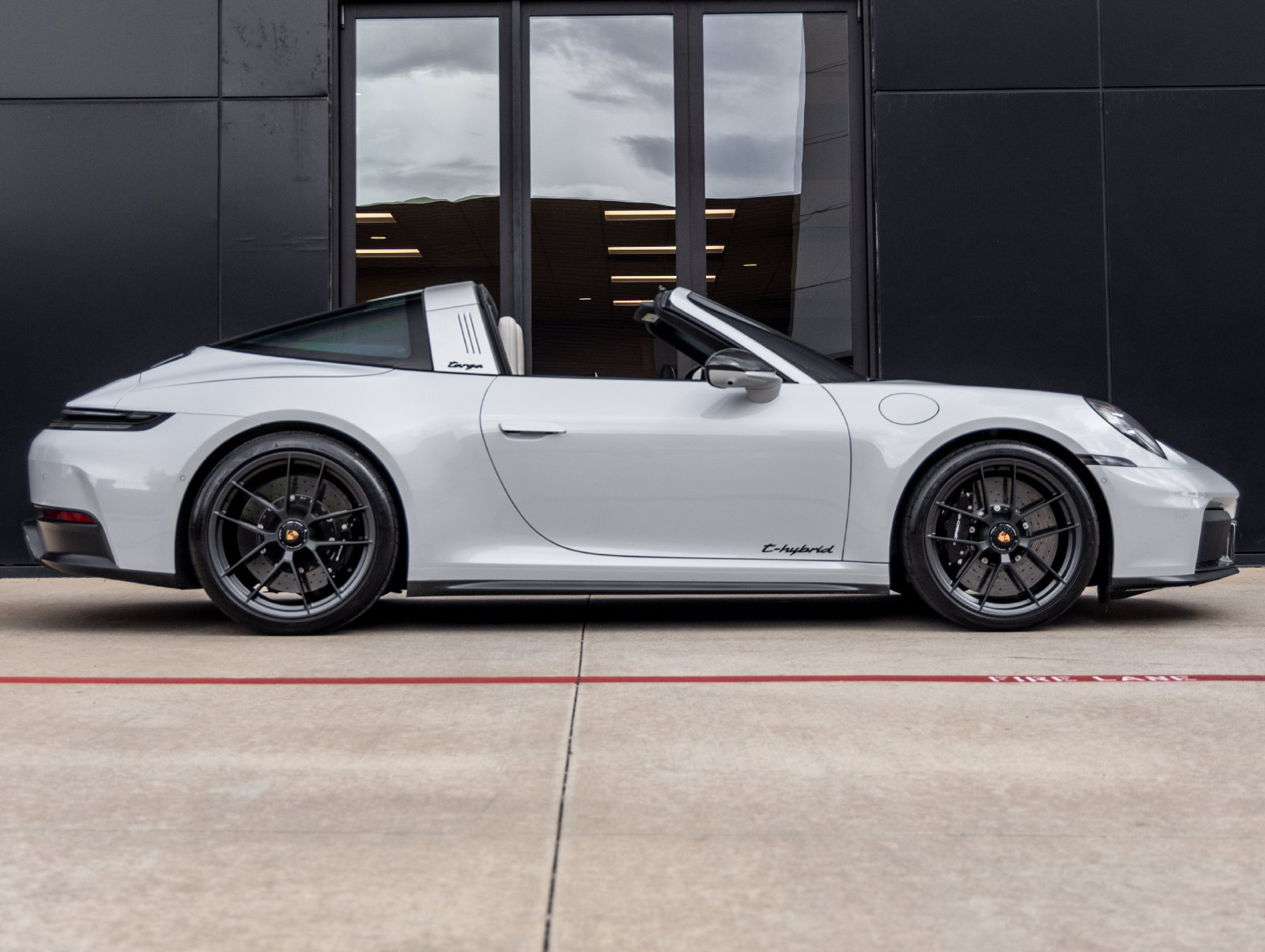 Used 2026 Porsche 911 Targa 4 GTS AWD/4WD image 12