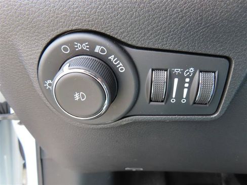 Used 2025 Jeep Compass Limited AWD/4WD image 20