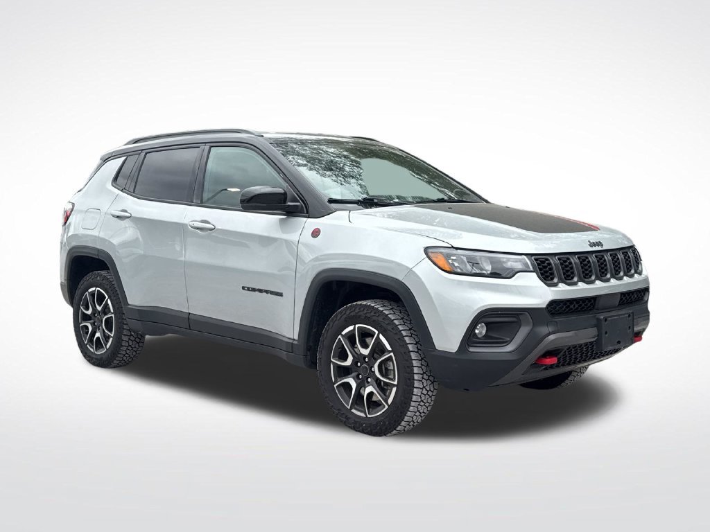 Used 2025 Jeep Compass Trailhawk AWD/4WD image 9