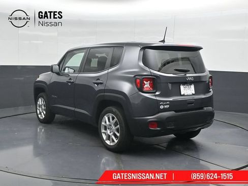 Used 2023 Jeep Renegade Latitude AWD/4WD image 8