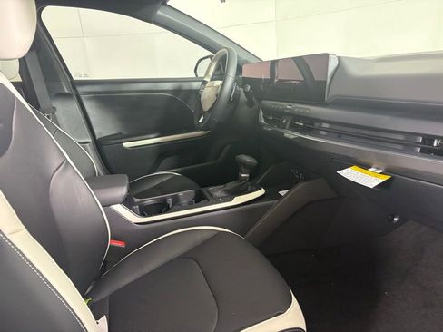 New 2026 Kia K4 GT-Line image 13