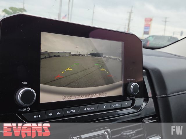 Used 2024 Nissan Pathfinder SV AWD/4WD image 8