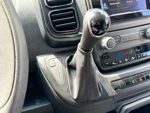 Used 2025 RAM ProMaster 2500 w/ Convenience Group FWD image 16