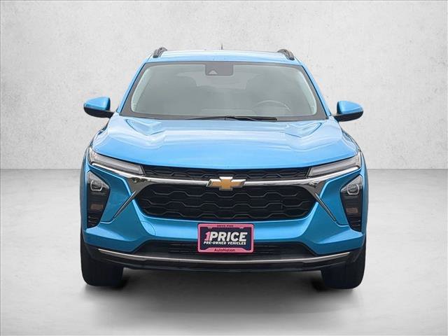Used 2026 Chevrolet Trax LT w/ LT Convenience Package FWD image 2