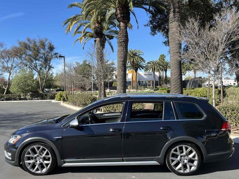 Used 2017 Volkswagen Golf Alltrack SE image 18