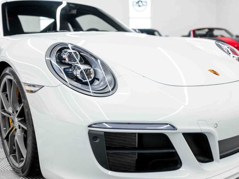 Used 2018 Porsche 911 Carrera T RWD image 17