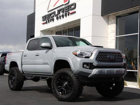 Used 2018 Toyota Tacoma TRD Sport w/ Technology Package AWD/4WD image 49