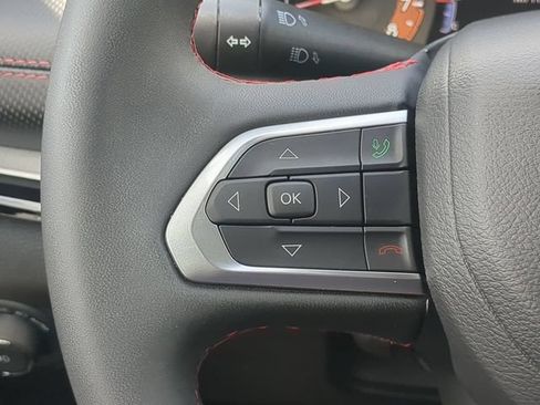 Used 2025 Jeep Compass Trailhawk AWD/4WD image 28