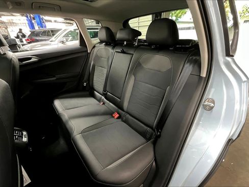 New 2026 Volkswagen Taos SE image 12