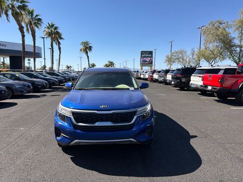Used 2021 Kia Seltos EX AWD/4WD image 2