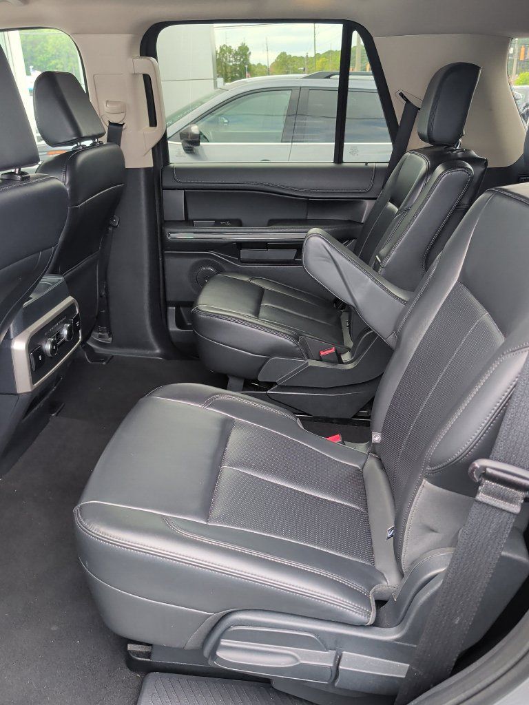 Used 2024 Ford Expedition XLT RWD image 10