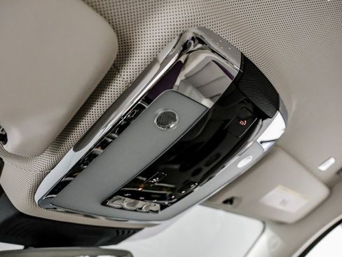 Used 2024 Rolls-Royce Ghost image 33