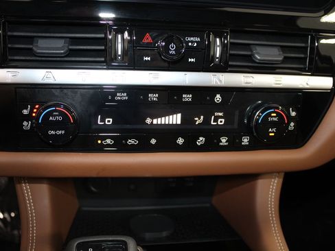 Used 2026 Nissan Pathfinder Platinum AWD/4WD image 48