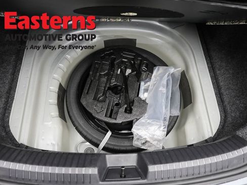 Used 2025 Volkswagen Jetta SE FWD image 21