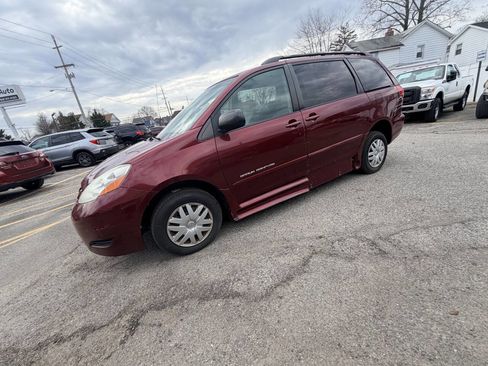 Used 2008 Toyota Sienna LE image 18