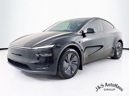 Used 2026 Tesla Model Y Long Range image 3