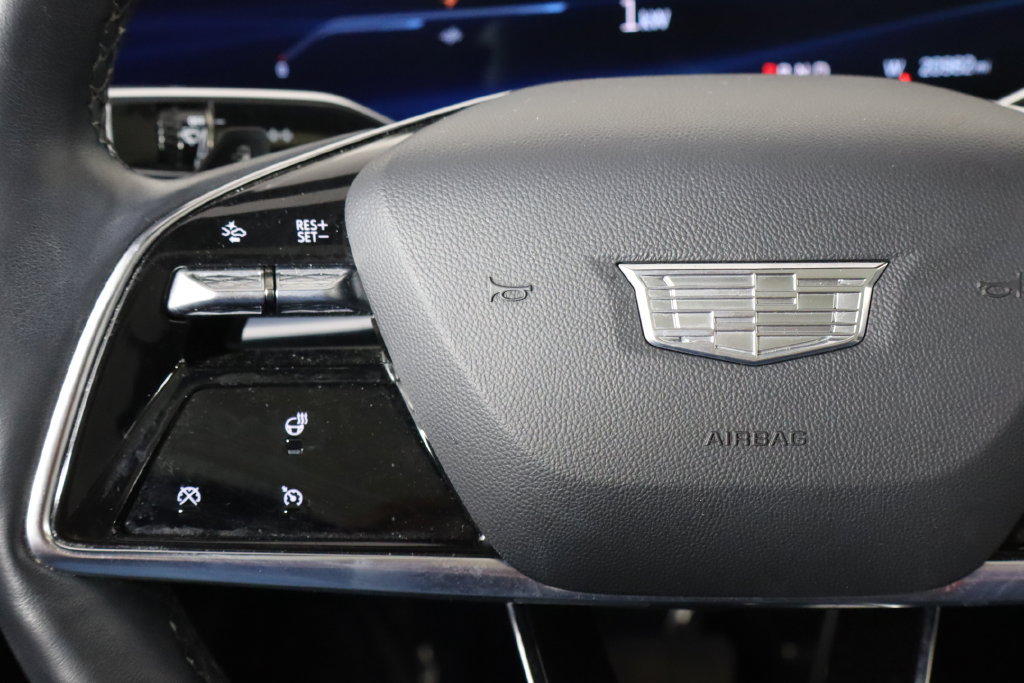 Used 2024 Cadillac Lyriq Luxury AWD/4WD image 8