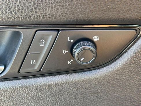 Used 2021 Volkswagen Passat 2.0T R-Line image 23